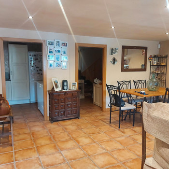 Eine einmalige Gelegenheit, eine freistehende Villa in einem Wohngebiet in Navas del Rey (Madrid) zu