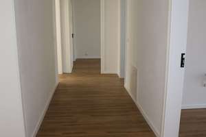 EBK*** Gäste-WC / 2.OG / moderne Bodenbeläge / Wanne + Dusche u.v.m. – Sonnenstraße 79, 9130 Sonnenberg, Chemnitz – Vorschaubild 10