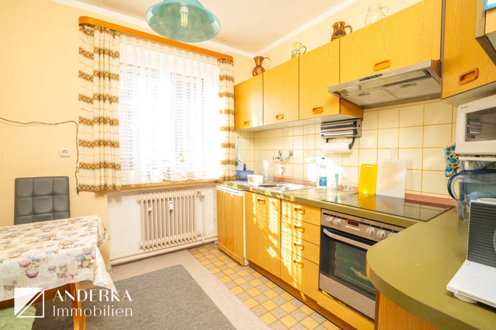 Immobilie in Burgau - Sichere Kapitalanlage: Gepflegtes 3-Parteienhaus mit solider Rendite in Top-Lage von Burgau! - Bild 2