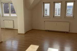 2- Zimmer Dachgeschoss-Wohnung mit Stellplatz in Stadtfeld – Uhlandstraße 9, 39108 Stadtfeld Ost, Magdeburg – Vorschaubild 2