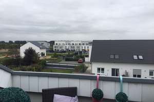 Schöne drei Zimmer Wohnung, Dachterrasse, Bad mit Waschmaschinen Anschluss  – Bahnhofstraße 28, 68809 Neulußheim – Vorschaubild 3