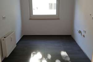 Wohnen mit Charakter: Stilvoll sanierte Dreizimmerwohnung – 45128 Südviertel, Essen – Vorschaubild 4