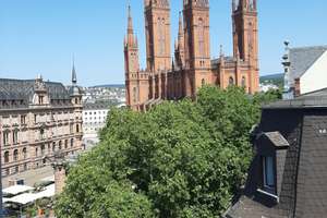 Blick über das Dern'sche Gelände und auf die Marktkirche – Karl-Glässing 10, 65183 Mitte, Wiesbaden – Vorschaubild 2