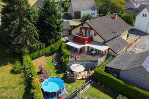 Stilvolles Einfamilienhaus mit ausgebautem Dachgeschoss, Garage & großem Garten in attraktiver Lage! – Die vollständige Adresse der Immobilie erhältst du vom Anbieter., 56414 Steinefrenz – Vorschaubild 2