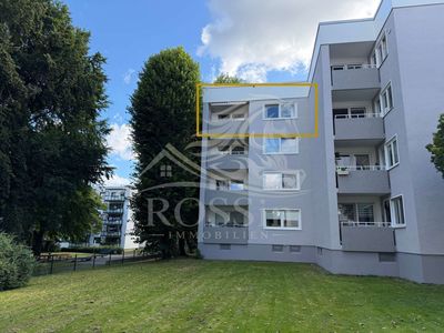 Familienfreundliche 4,5-Zimmer-Wohnung mit Balkon und eigenem Stellplatz