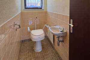 Gepflegtes Zweifamilienhaus in ruhiger Siedlungslage in Altdorf! – Die vollständige Adresse der Immobilie erhältst du vom Anbieter., 84032 Altdorf – Vorschaubild 18