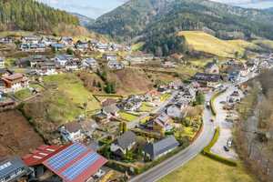 Fantastisches Familiendomizil: 2 EFH mit Garage, Carport u. wunderschönen Garten in 79263 Simonswald – Emmendingen (Kreis) – Vorschaubild 2