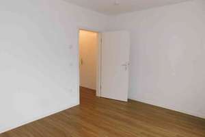 Renovierte 2-Zimmer-Wohnung mit Balkon in sehr zentraler Lage zu vermieten, Nähe Uni/Rathausgalerie – Immestr. 44, 45127 Ostviertel, Essen – Vorschaubild 5