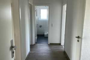 Zuhause fühlen: interessante und sanierte 3-Zimmer-Wohnung mit Balkon, sofort anmietbar! – Wendische Str. 66, 23558 Lübeck – Vorschaubild 2