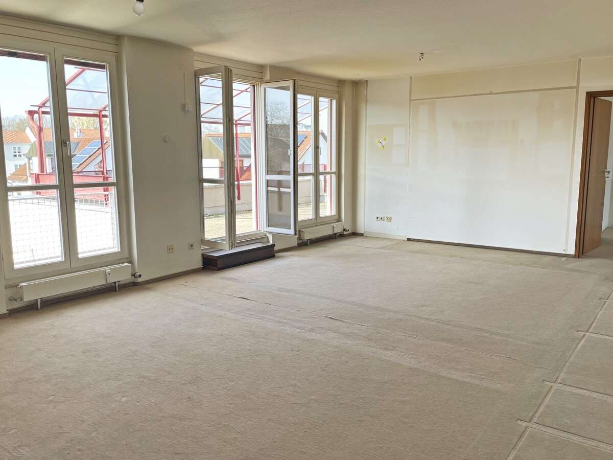 Raum für deine Träume: 4,5-Zimmer-Wohnung mit Dachterrasse in Sondelfingen, Reutlingen Kreis – Bild 3