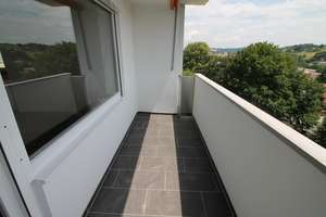 Ruhig wohnen in der Stadt
3-Zimmer-Wohnung mit Balkon und herrlichem Ausblick – auch ideal für Eige – Die vollständige Adresse der Immobilie erhältst du vom Anbieter., 94034 Grubweg, Passau – Vorschaubild 13