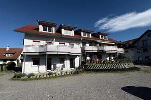 AUKTION: 5 Familienwohnhaus mit Ladengeschäft in bevorzugter Lage von Haslach / TOP Rendite 6% – Rembrechtserstrasse 9, 88239 Wangen im Allgäu – Vorschaubild 1