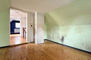 Charmantes Eckhaus mit Garten und Potenzial – Die vollständige Adresse der Immobilie erhältst du vom Anbieter., 65929 Unterliederbach, Frankfurt am Main – Vorschaubild 16