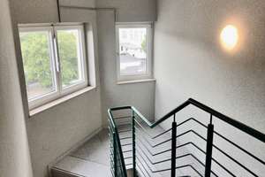 Charmante 2-Zimmer Wohnung mit viel Tageslicht und Balkon ins Grüne – Westkoter Straße 68, 42277 Oberbarmen, Wuppertal – Vorschaubild 2