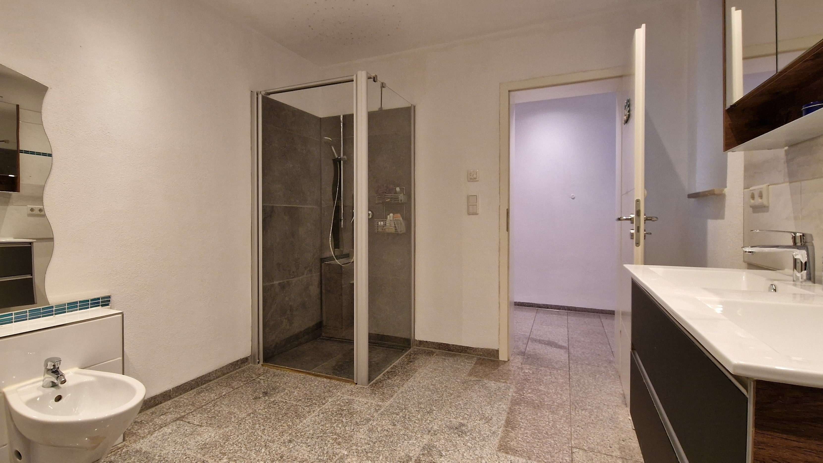 Immobilie in Pöttmes - Außergewöhnliches Einfamilienhaus mit Einliegerwohnung. - Bild 7