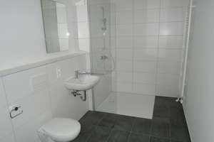 Für 5-Personen-Haushalte: Geförderte 4-Zimmer-Wohnung (KMB) im Neubau mit 2 Bädern, Balkon + Aufzug – Christel-Sembach-Krone-Straße 11, 81248 Freiham, München – Vorschaubild 4