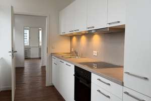 Wohnjuwel am Kesselbrink - modernisierte 3-Zimmerwohnung mit hochwertiger Einbauküche – Turnerstraße 1a, 33602 Mitte, Bielefeld – Vorschaubild 2