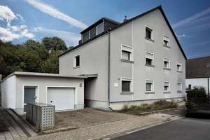 Großzügiges Zweifamilienhaus mit viel Platz und separatem Bürobereich in Top Lage von D-Unterrath