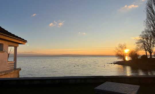 ***Verkaufsstart*** Wohnen auf höchstem Niveau mit herrlicher Seesicht direkt am See