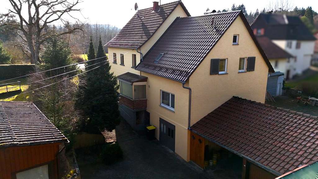 Immobilie in Großerlach - Zwei Doppelhaushälften mit Nebengebäuden in idyllischer Lage! - Bild 1