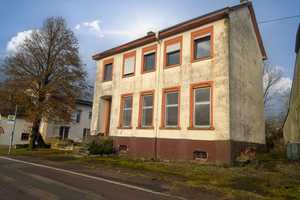Ehemaliges Schulgebäude mit kompletter Wohneinheit und weitläufigem Grundstück – Trier-Saarburg (Kreis) – Vorschaubild 1