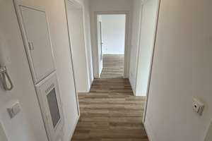 Moderne 3-Raum-Wohnung mit Balkon in Frohnhausen möchte gerne ab Oktober vermietet werden – Stenzelstraße 15, 45144 Frohnhausen, Essen – Vorschaubild 8