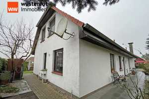 AUCH FÜR ZWEI FAMILIEN: WOHNHAUS MIT DOPPELHAUSCHARAKTER + EINBAUKÜCHEN + GARAGE + DOPPELCARPORT – Parchim (Kreis) – Vorschaubild 3