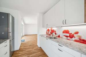 Neuwertig. Großzügig. Barrierefrei: Stilvolle 4,5-Zimmer-Wohnung mit Balkon & 2 TG-Stellplätzen – Die vollständige Adresse der Immobilie erhältst du vom Anbieter., 93333 Neustadt an der Donau – Vorschaubild 5