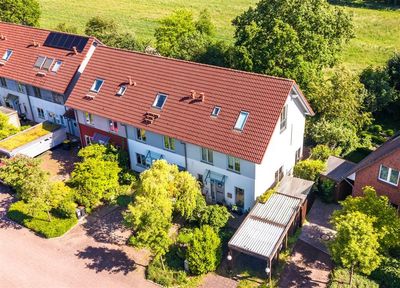 Besser als ein EFH – Feldrandlage inklusive