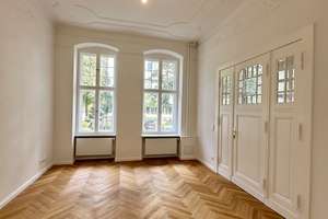 HOCHWERTIG SANIERTER, ELEGANTER STUCKALTBAU MIT GROSSER TERRASSE ZUM RUHIGEN INNENHOF – Trautenaustrasse 8, 10717 Wilmersdorf, Berlin – Vorschaubild 7