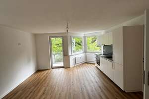 Moderne 2-Zimmer-Wohnung in Essen-Stadtwald – Einbauküche, Ostbalkon & Aufzug