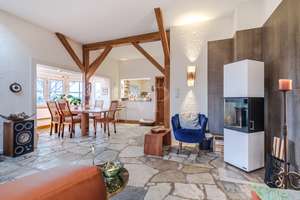 Qualität, Komfort, Klasse & Fernblick: EFH mit Gästehaus, Apartment, Traumgarten und Doppelgarage – Die vollständige Adresse der Immobilie erhältst du vom Anbieter., 61267 Neu-Anspach – Vorschaubild 1