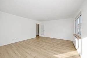 Provisionsfrei am Hohenzollernplatz: Helle, geräumige 3-Zimmer-Wohnung mit flexiblem Grundriss – Die vollständige Adresse der Immobilie erhältst du vom Anbieter., 80796 Neuschwabing, München – Vorschaubild 2