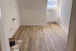 Wohnen mit Charakter: 3-Zimmer-Dachgeschosswohnung in Barmen – Färberstrasse 42275 Wuppertal 21, 42275 Barmen, Wuppertal – Vorschaubild 5