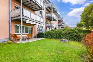 Helle und ruhige 3-Zimmer-Gartenwohnung mit Tiefgaragenstellplatz – perfekt für Paare oder Familien – Augsburg – Vorschaubild 1