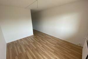 2-Raum-Wohnung mit Einbauküche, Balkon & TV-Geschenk – Wolgograder Allee 70, 9123 Hutholz, Chemnitz – Vorschaubild 6