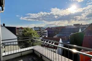 Exklusive 3-Zimmer Wohnung mit 2 Balkonen im 4. OG in Hamburg-Ottensen