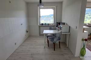 4,2 % Rendite! Haus mit 4 Wohneinheiten in traumhafter Aussichtslage von St. Englmar zu verkaufen! – Straubing-Bogen (Kreis) – Vorschaubild 5