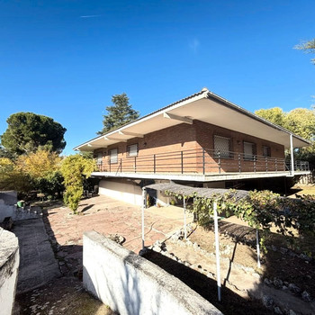 Freistehende Villa in El Robledal, Villalbilla