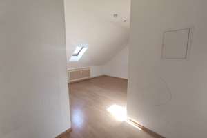 günstige 3 Zi Dachgeschoss Wohnung in zentraler Lage Elberfeld Nordstadt – Albrechtstr. 19, 42105 Elberfeld, Wuppertal – Vorschaubild 3