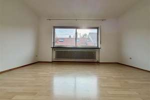 2-Familienhaus mit 3 Wohneinheiten, großzügiger Hoffläche und Halle im Herzen von Baiertal – Die vollständige Adresse der Immobilie erhältst du vom Anbieter., 69168 Wiesloch – Vorschaubild 3