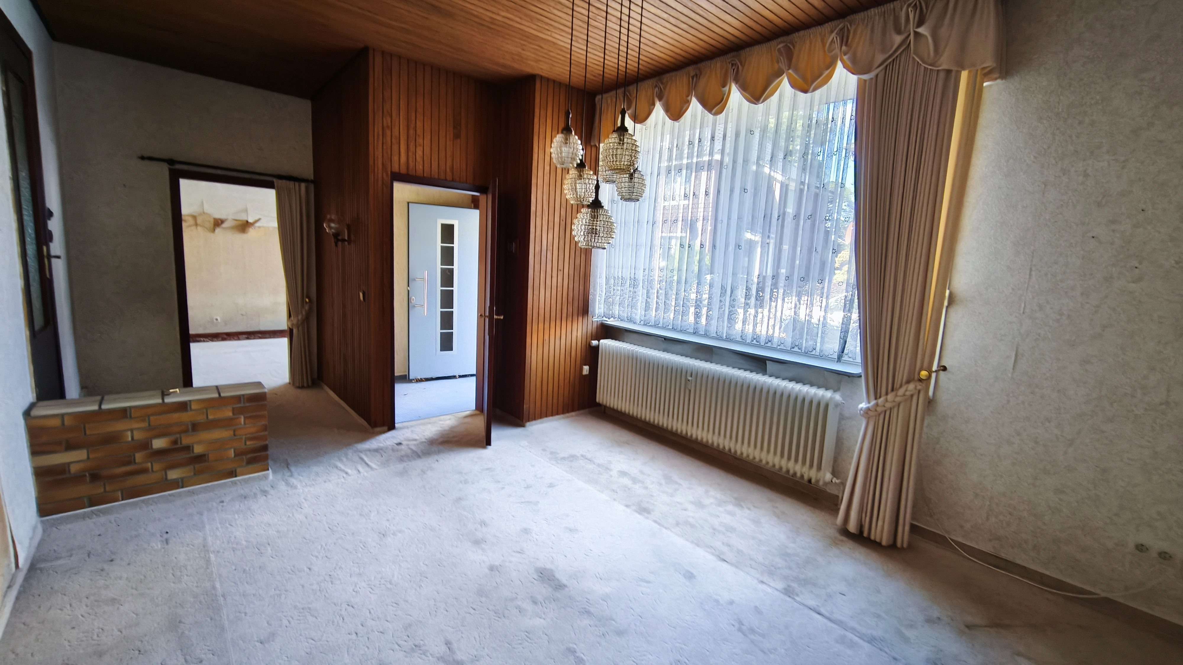 Zweifamilienhaus mit Potenzial in Uetersen – renovierungsbedürftig, mit Garten und Stellplätzen, Pinneberg Kreis – Bild 3