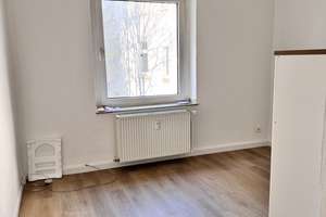 Helle kl. Altbauwohnung, Nähe Uni, 1 Raum + Küche , Diele, Wannenbad, 2024 saniert, Einbauküche – Ellernstr. 69, 45326 Altenessen-Süd, Essen – Vorschaubild 5