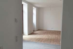 Schick Schick Schick ! 2,5 Raum Wohnung, Tageslichtbad und sehr helle Räume mit Balkon und Terrasse. – Leipziger Str 28a, 39112 Leipziger Straße, Magdeburg – Vorschaubild 3