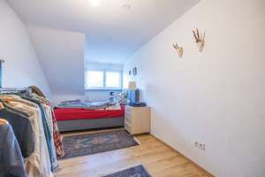 Altbauflair trifft Bestlage- 4-Zimmer-Dachgeschosswohnung am Werderplatz – Die vollständige Adresse der Immobilie erhältst du vom Anbieter., 76137 Südstadt, Karlsruhe – Vorschaubild 8