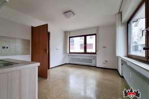 Zentrales 2-Familienhaus mit 3 Garagen und PV-Anlage – Die vollständige Adresse der Immobilie erhältst du vom Anbieter., 78739 Hardt – Vorschaubild 7