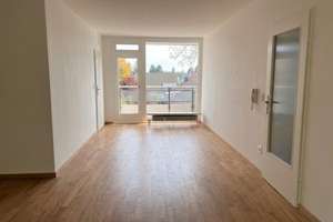 Moderne, helle 4-Zimmer-Wohnung in grüner Lage mit Blick in den Kaiserpark (Nähe Stadtwald) – Schönwasserstraße 228, 47800 Bockum, Krefeld – Vorschaubild 4