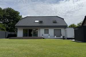 Frisch sanierter Familientraum!
Modern, hochwertig, Toplage! A+ Haus – Die vollständige Adresse der Immobilie erhältst du vom Anbieter., 47809 Oppum, Krefeld – Vorschaubild 2