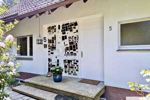 Großzügiges Zweifamilienhaus auf parkähnlichem Grundstück in ruhiger Lage – Am Buschkamp 5, 42549 Mettmann (Kreis) – Vorschaubild 3