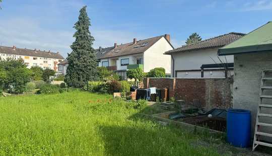 Bild von Zwei-Familienhaus + Bungalow auf großem Baugrundstück